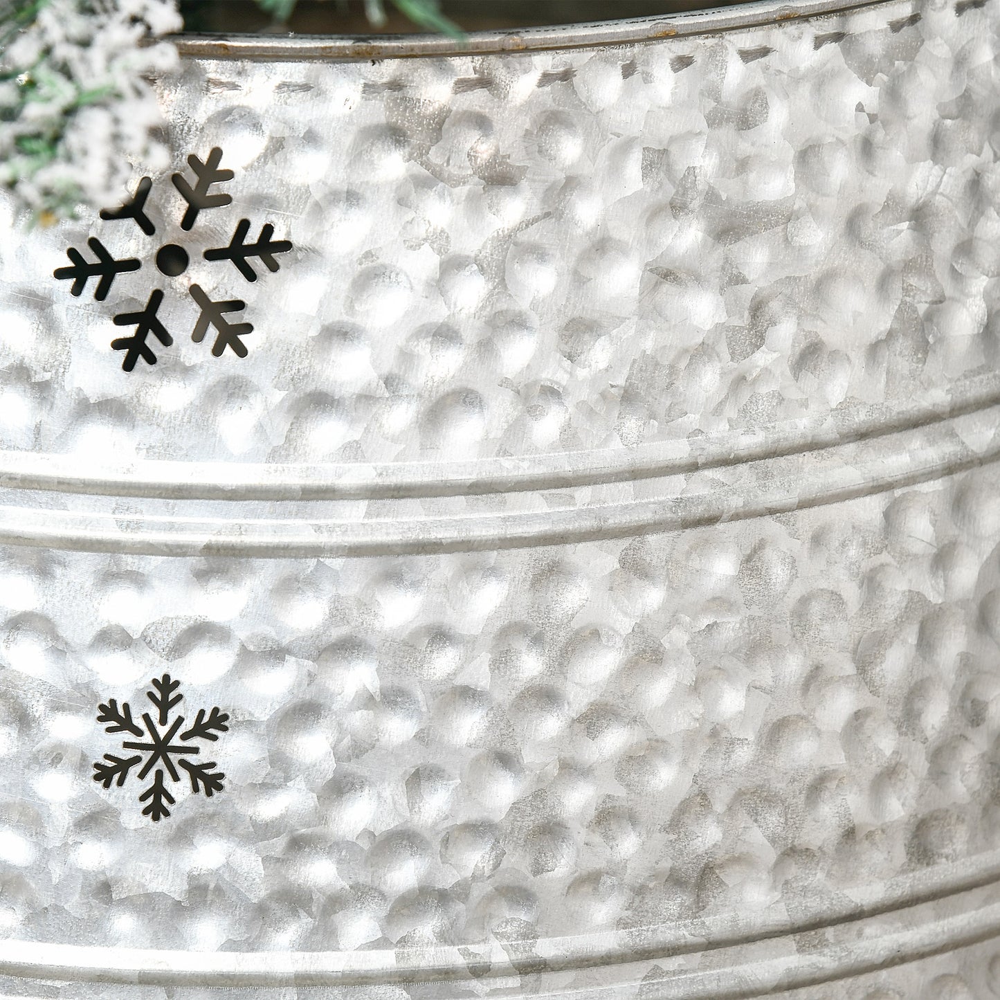 HOMCOM 66cm Christmas Tree Base Cover, Christmas Tree Collar with Hollow Snowflake Pattern for Holiday, Party, Silver-6
